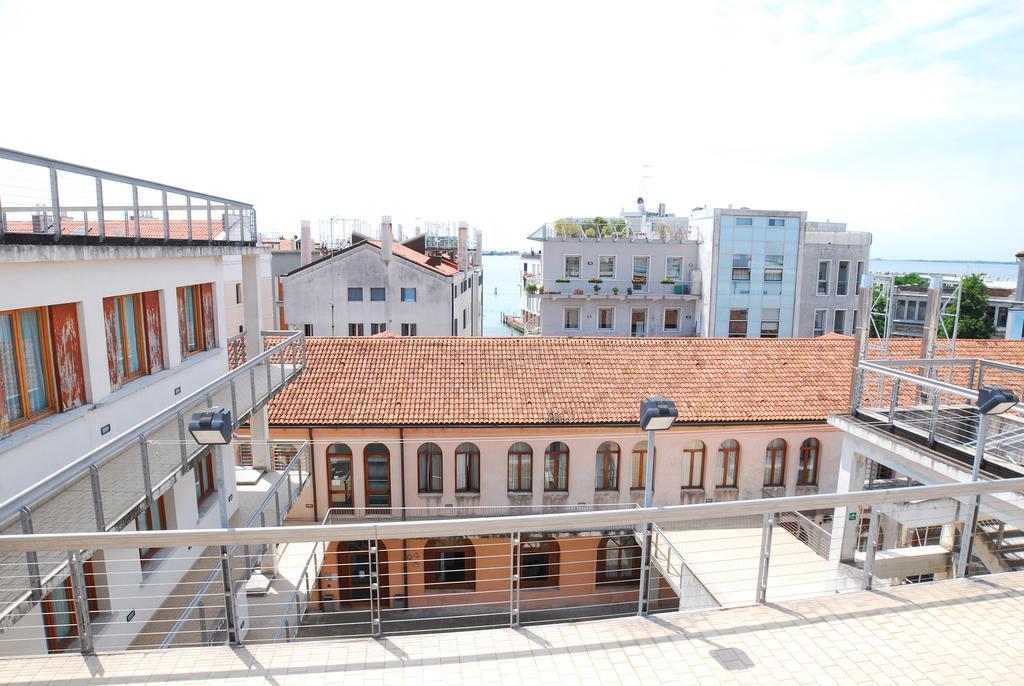 Sunny Terrace Hostel Венеция Экстерьер фото