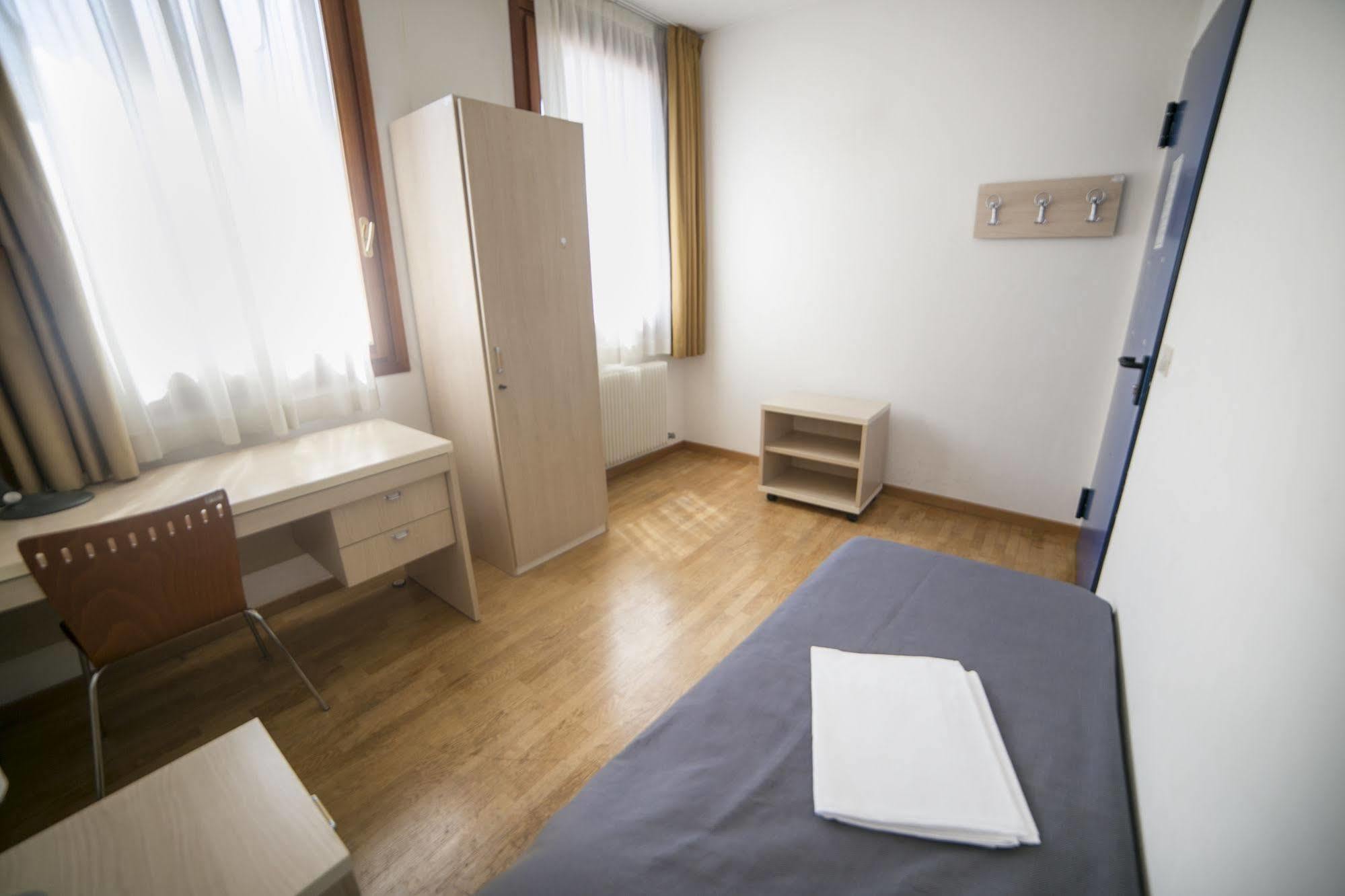 Sunny Terrace Hostel Венеция Экстерьер фото