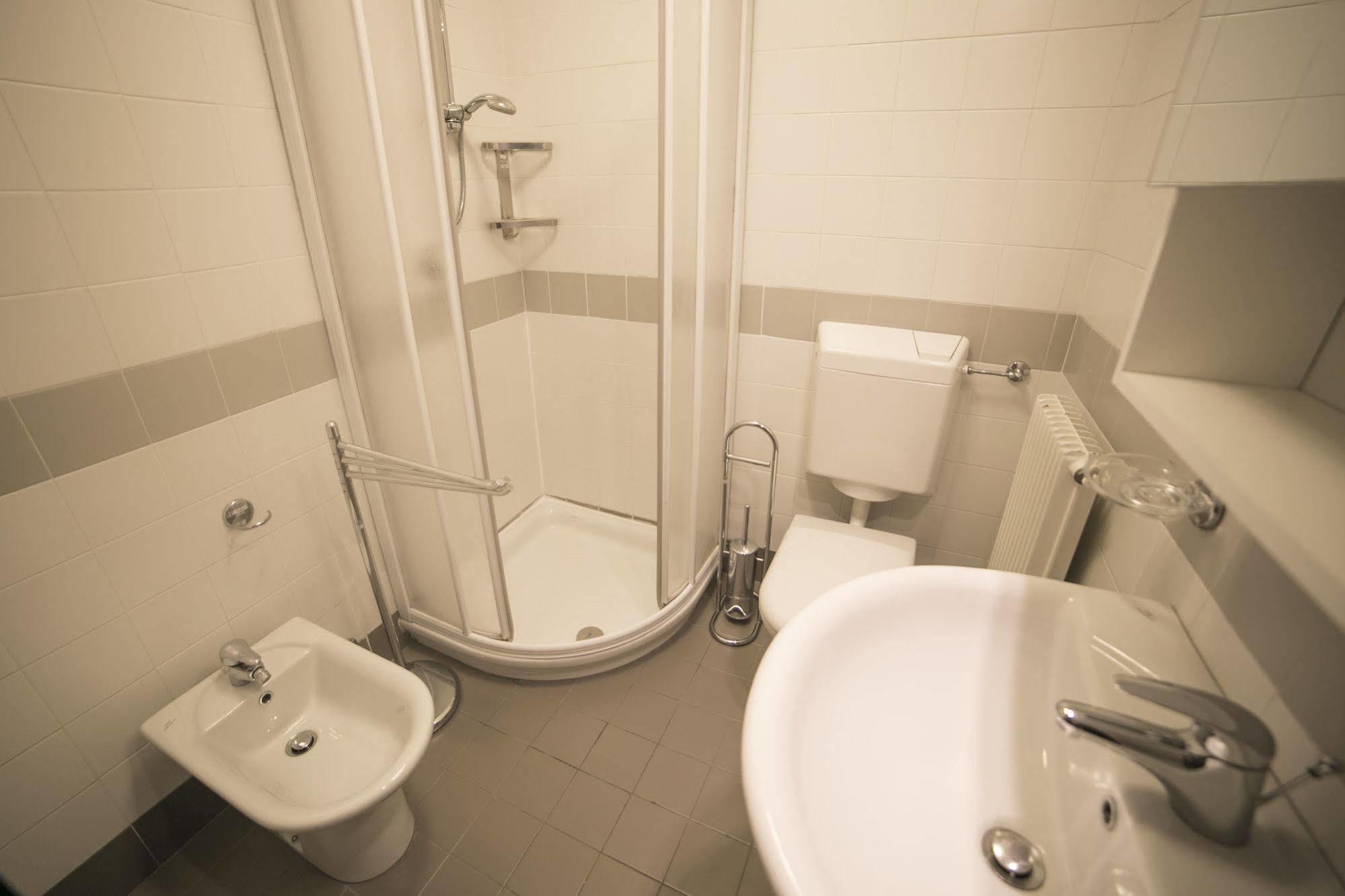 Sunny Terrace Hostel Венеция Экстерьер фото