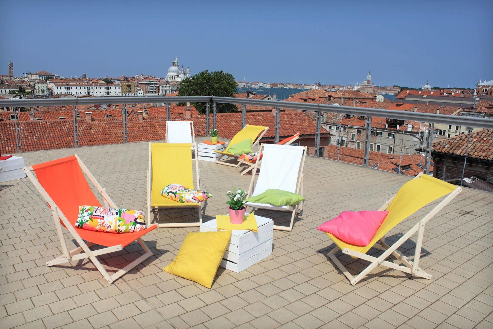 Sunny Terrace Hostel Венеция Экстерьер фото