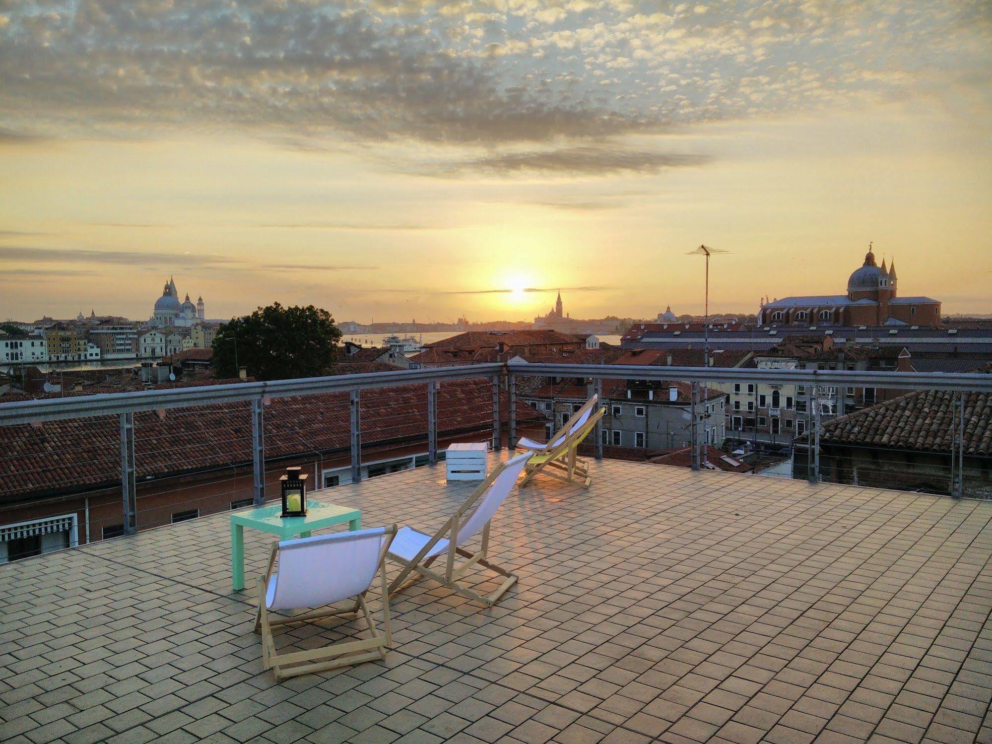 Sunny Terrace Hostel Венеция Экстерьер фото
